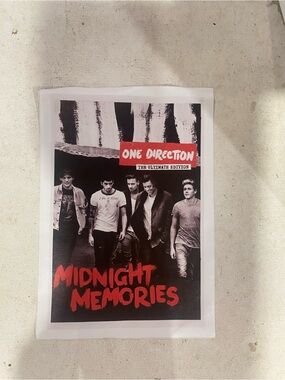 1D Midnight Memories Graphic Tee - Black & Red